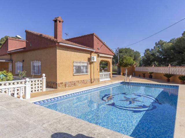 Casa chalet en Venta en Urbanizaciones