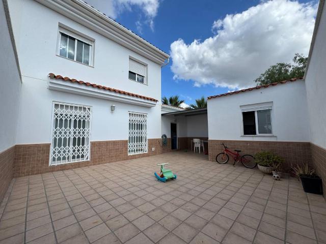 Casa chalet en Venta en Urbanizaciones