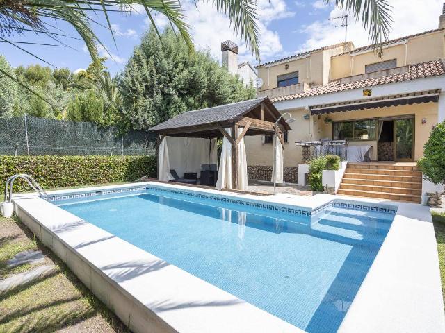 Casa chalet en Venta en Urbanizaciones