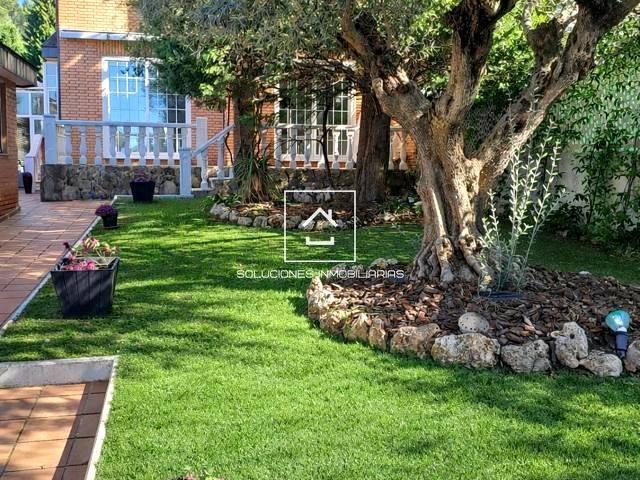 Casa chalet en Venta en Urbanizaciones