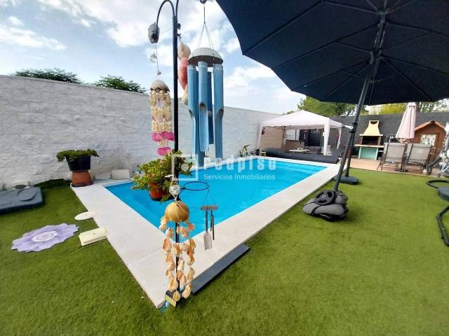 Casa chalet en Venta en Urbanizaciones
