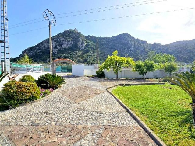 Casa chalet en Venta en Urbanizaciones