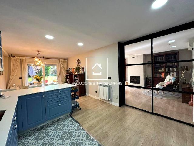 Casa chalet en Venta en Urbanizaciones