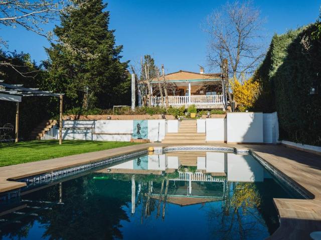 Casa chalet en Venta en Urbanizaciones