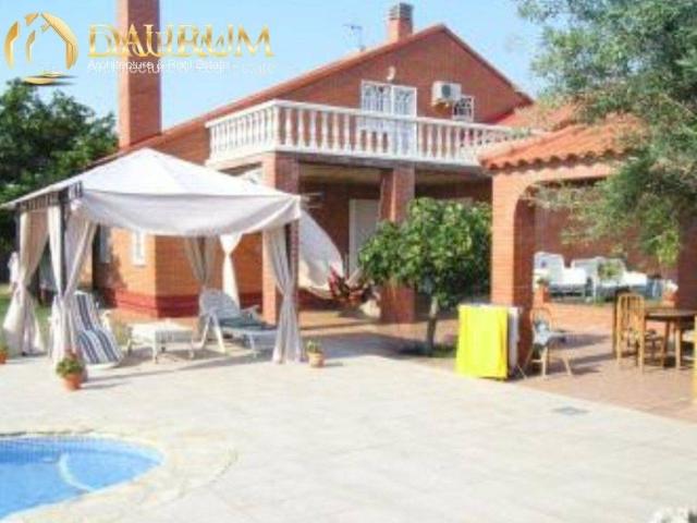 Casa chalet en Venta en Urbanizaciones