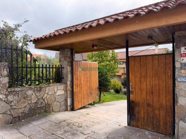 Casa chalet en Venta en Valadares Beade