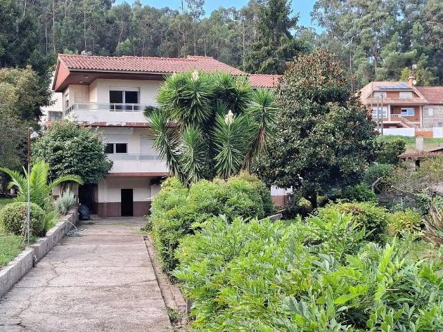 Casa chalet en Venta en Valadares Beade