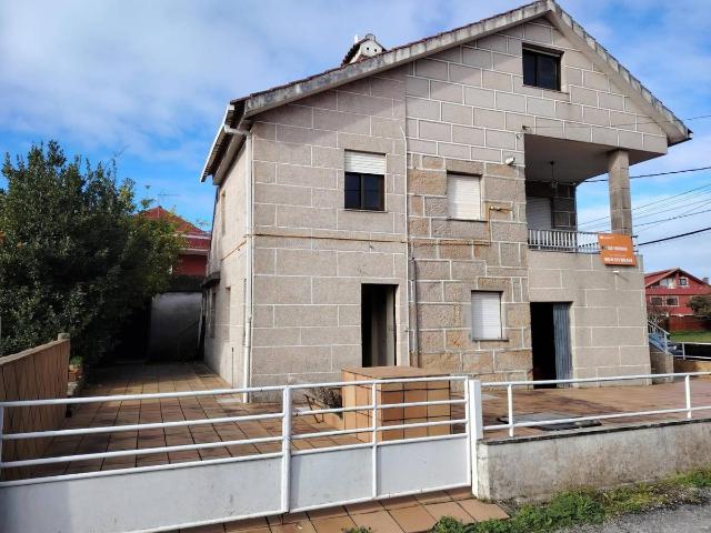 Casa chalet en Venta en Valadares Beade