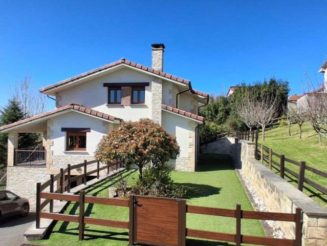 Casa chalet en Venta en Valdáliga
