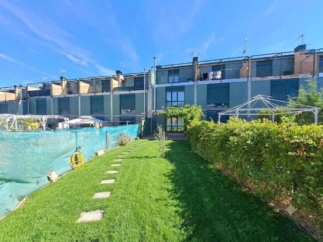 Casa chalet en Venta en Valdorros