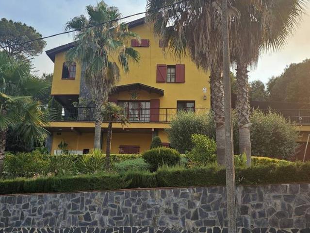 Casa chalet en Venta en Vallgorguina