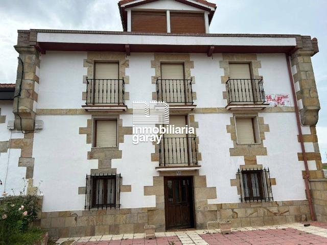Casa chalet en Venta en Valle de Valdebezana