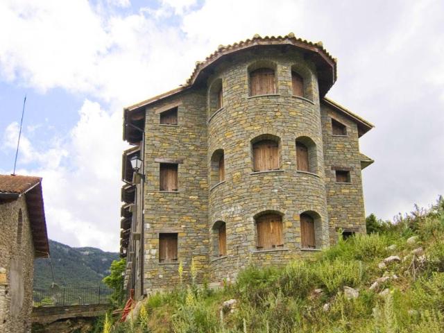 Casa chalet en Venta en Valle de Lierp