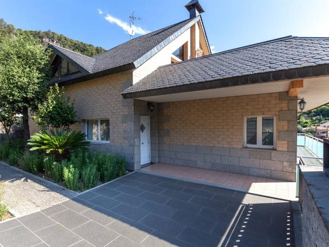 Casa chalet en Venta en Vallirana
