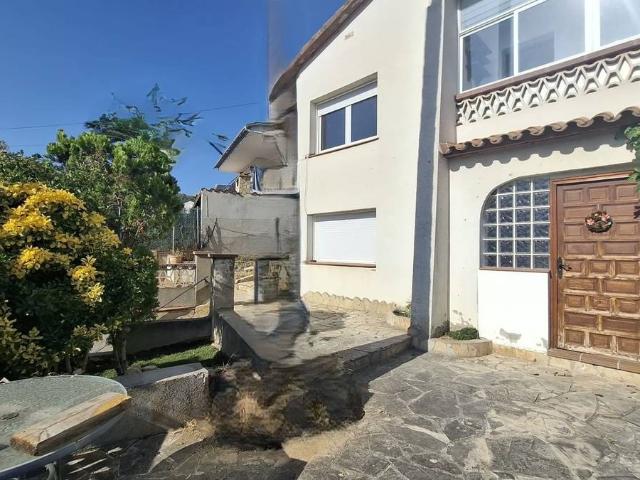 Casa chalet en Venta en Vallirana