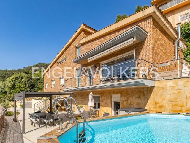 Casa chalet en Venta en Vallirana