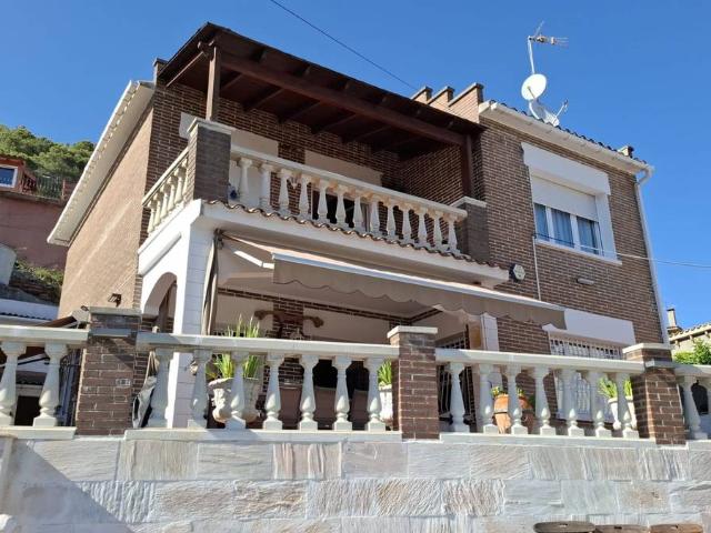 Casa chalet en Venta en Vallirana