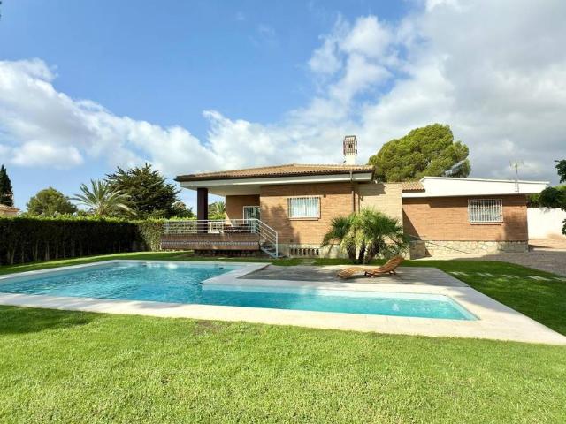 Casa chalet en Venta en Varadero