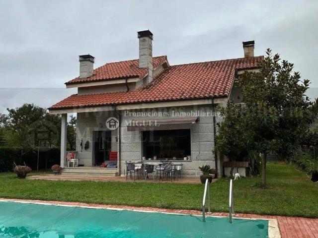 Casa chalet en Venta en Verín