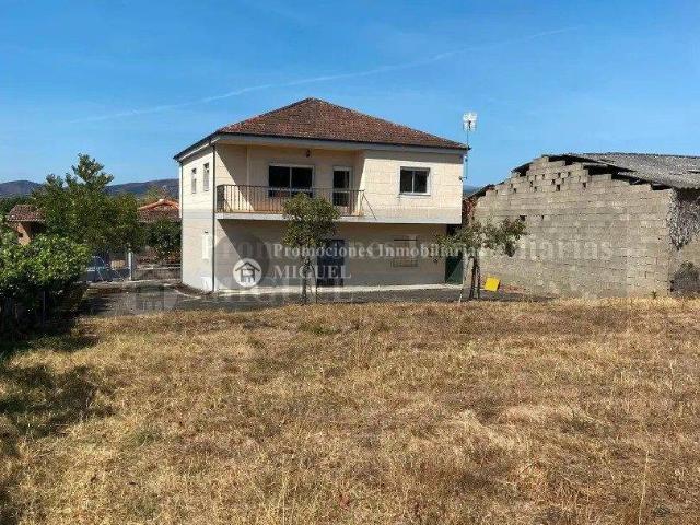 Casa chalet en Venta en Verín