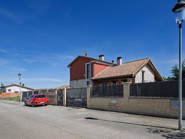 Casa chalet en Venta en Viana de Cega