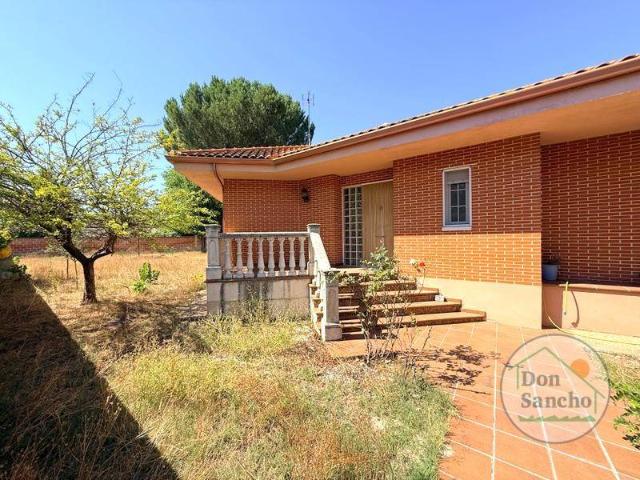 Casa chalet en Venta en Viana de Cega