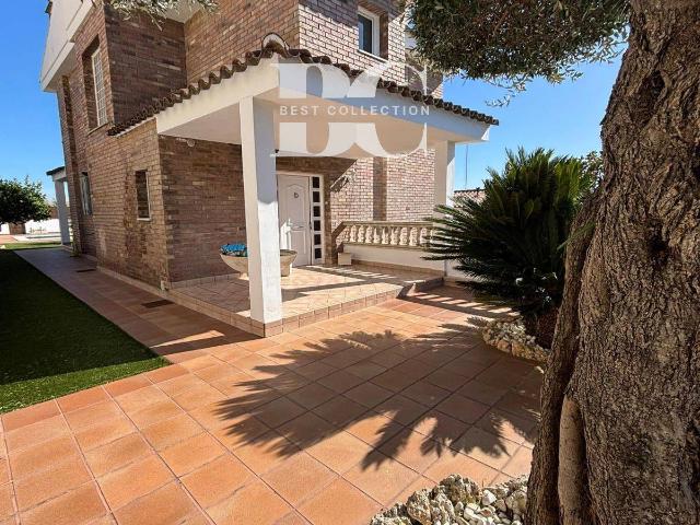 Casa chalet en Venta en Victoria Les Vil·les Canyadell