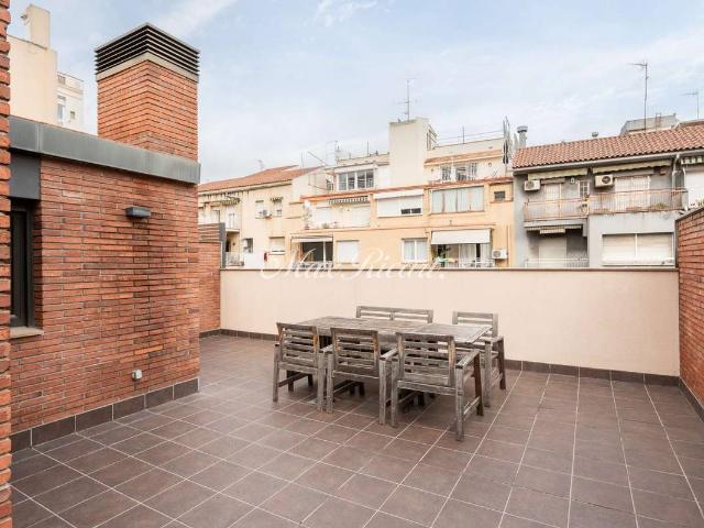 Casa chalet en Venta en Vila de Gràcia