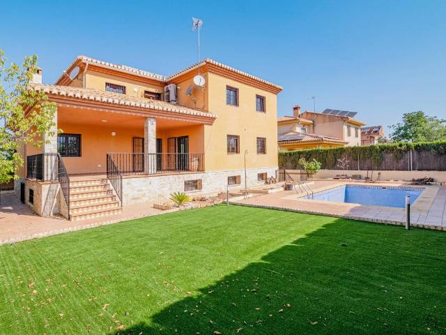 Casa chalet en Venta en Villa de Otura