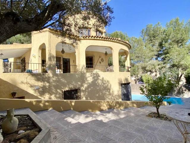 Casa chalet en Venta en Villamartín Las Filipinas