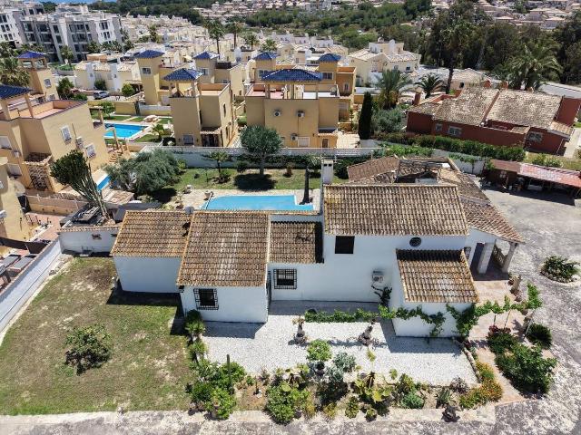 Casa chalet en Venta en Villamartín Las Filipinas