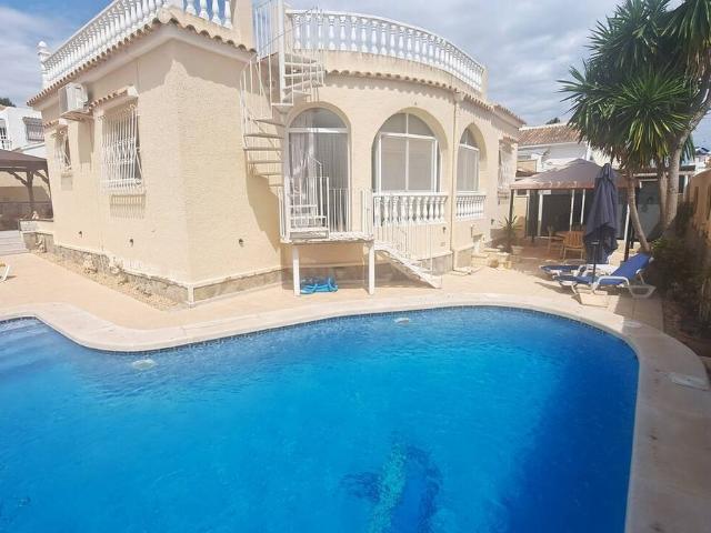 Casa chalet en Venta en Villamartín Las Filipinas