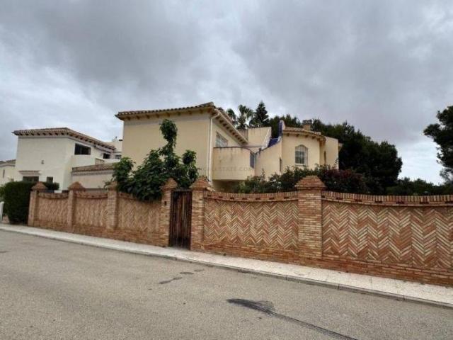 Casa chalet en Venta en Villamartín Las Filipinas