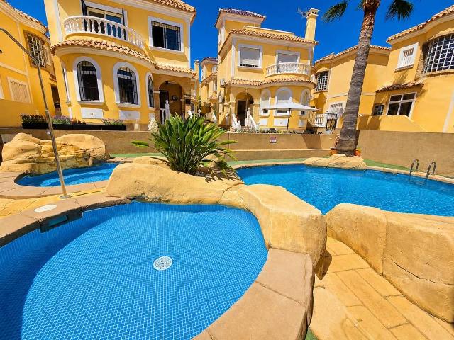 Casa chalet en Venta en Villamartín Las Filipinas