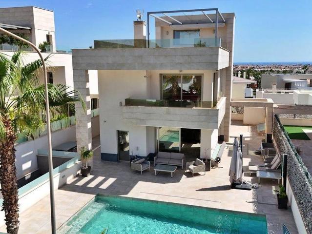 Casa chalet en Venta en Villamartín Las Filipinas