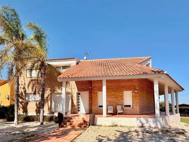 Casa chalet en Venta en Villamontes Boqueres