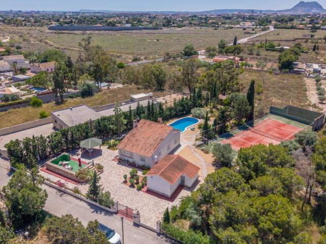 Casa chalet en Venta en Villamontes Boqueres