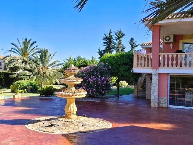 Casa chalet en Venta en Villamontes Boqueres