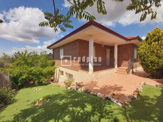 Casa chalet en Venta en Yebes Pueblo