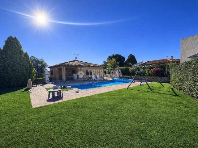 Casa chalet en Venta en Yeles