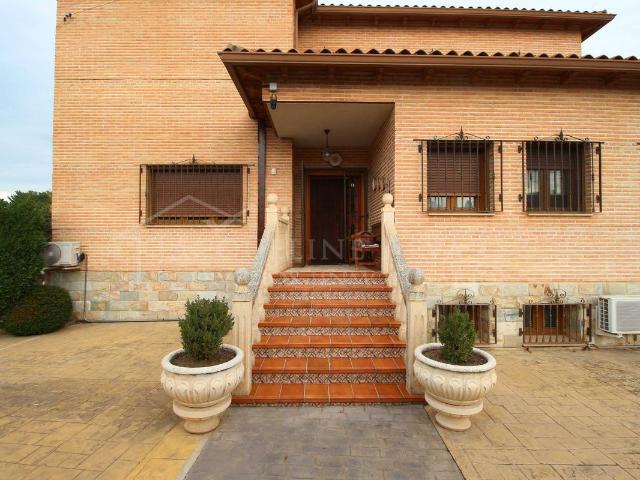 Casa chalet en Venta en Yeles