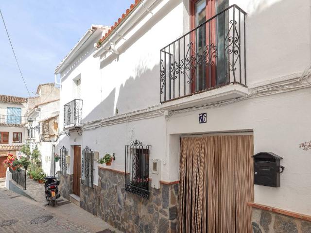 Casa chalet en Venta en Yunquera