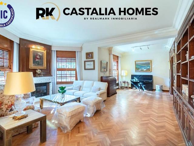 Casa chalet en Venta en Zona Avenida del Mar