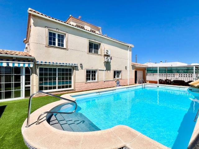Casa chalet en Venta en Zona Carrefour Urbanizaciones