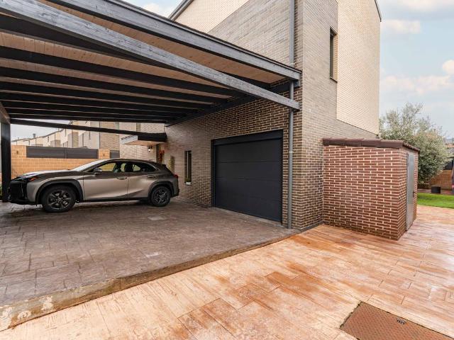 Casa chalet en Venta en Zona Europa