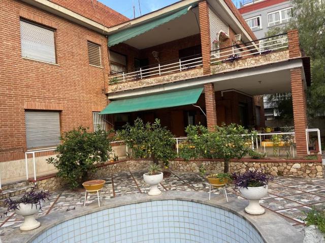 Casa chalet en Venta en Zona La Ermita