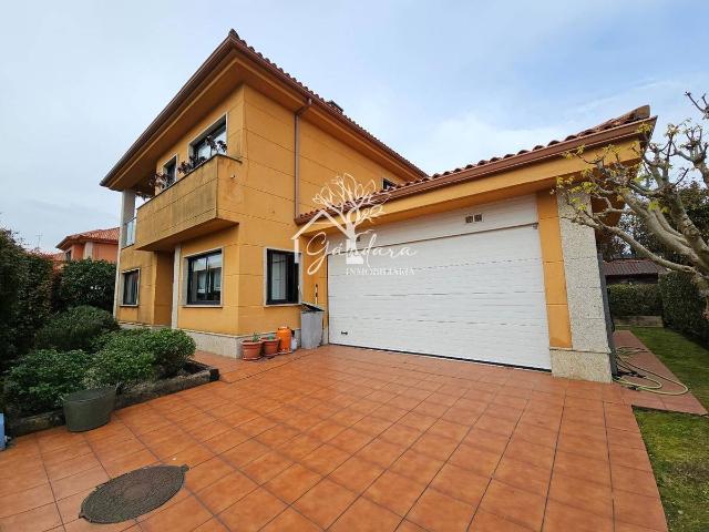Casa chalet en Venta en A Malata Catabois Ciudad Jardín