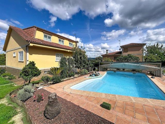 Casa chalet en Venta en A Estrada