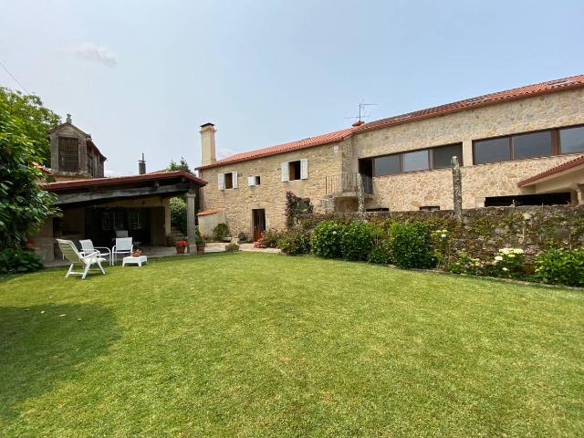 Casa chalet en Venta en A Estrada