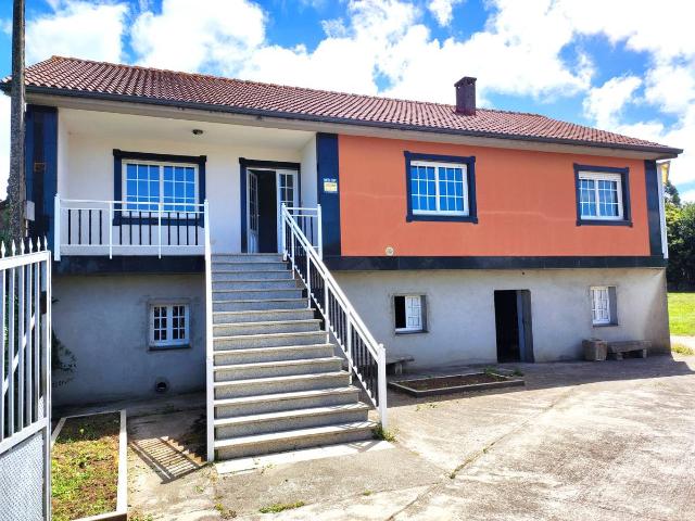 Casa chalet en Venta en A Laracha